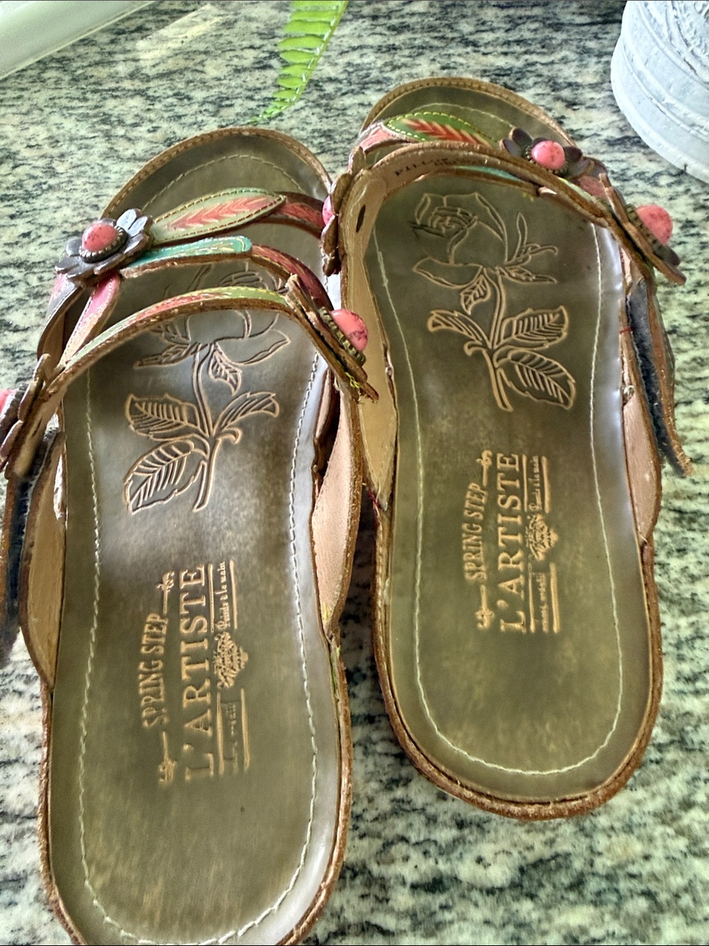 L’ARTISTE Spring Step Sandals - Picture 4 of 8